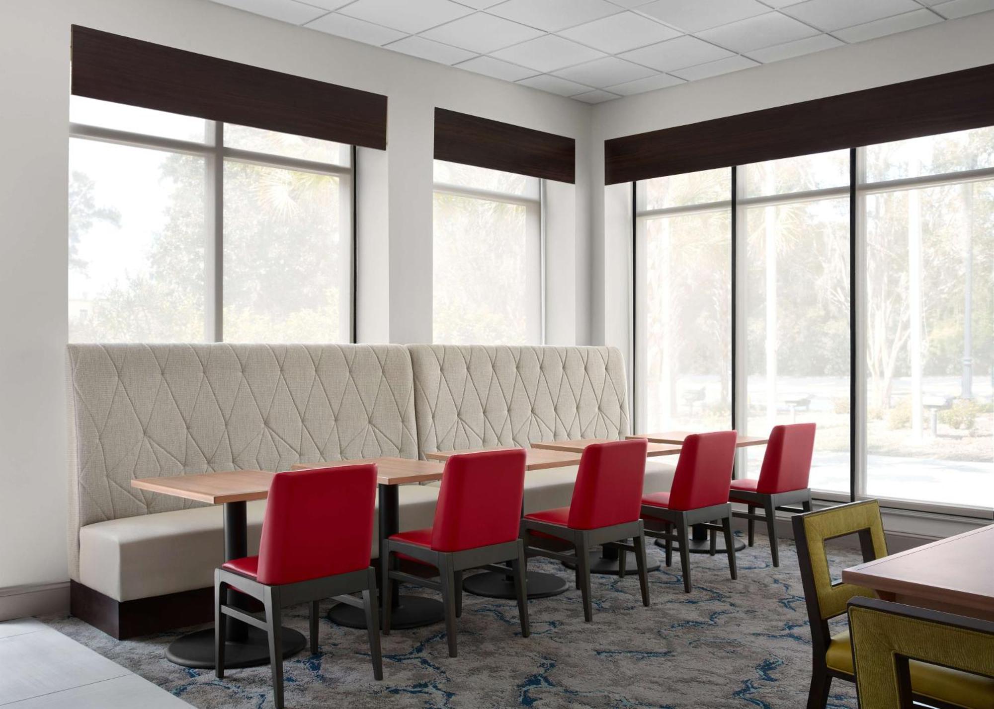 Hilton Garden Inn Бофорт Экстерьер фото